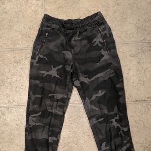 TNA Alix Camo Jogger